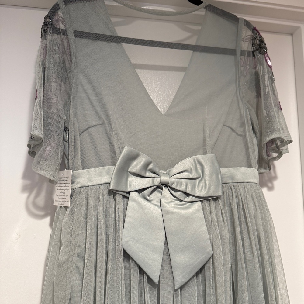 ASOS Sage Green Embroidered Tulle Midi Dress – Size 8 - Picture 6 of 6
